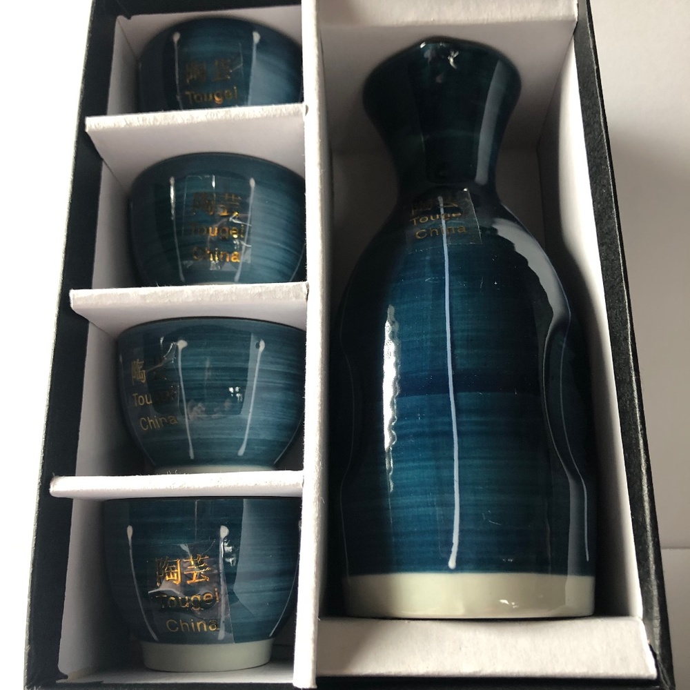 Tougei Saki Set Japanese Chinese Blue Ceramic Saki Set 5 Piece